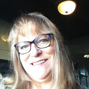 Meet your Posher, Brenda